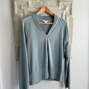 Athleta Light Green V-Neck Top M